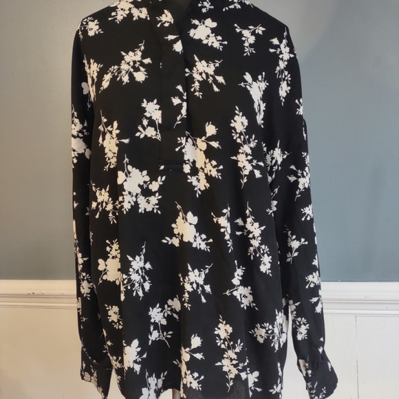 Time and Tru Lightweight Polyester Black/White Floral Blouse Sz L 12-14 - Picture 4 of 14